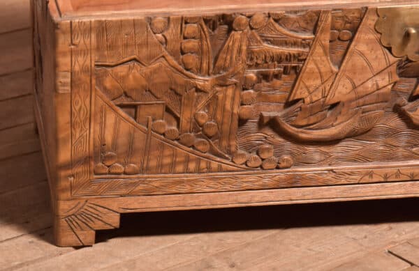 Chinese Camphor Wood Blanket / Storage Box SAI2524 - Image 6