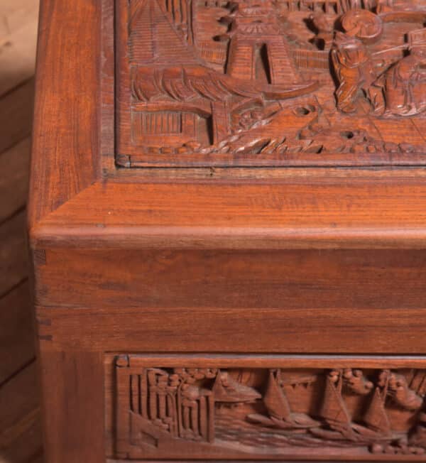 Chinese Camphor Wood Blanket / Storage Box SAI2525 - Image 4