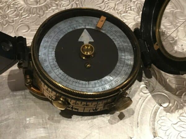 Compass 1915 with leather case - Image 3