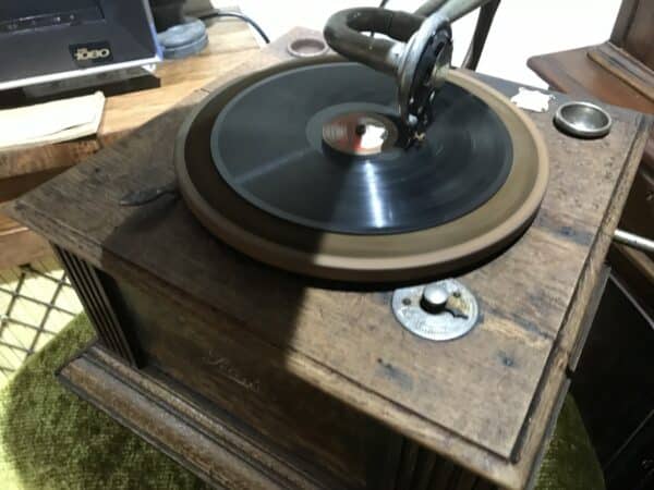 Horn 1920’s phonograph records player Oak Cased Antique Musical Instruments 9