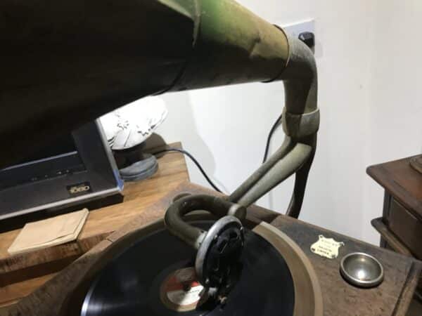 Horn 1920's phonograph records player Oak Cased - Image 10
