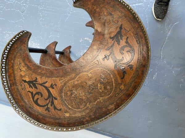 Rare Etagere whatnot display table - Image 3