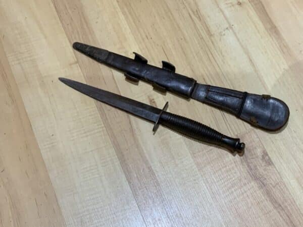 Commando’s fighting knife and scabbard 2ww Antique Knives 13