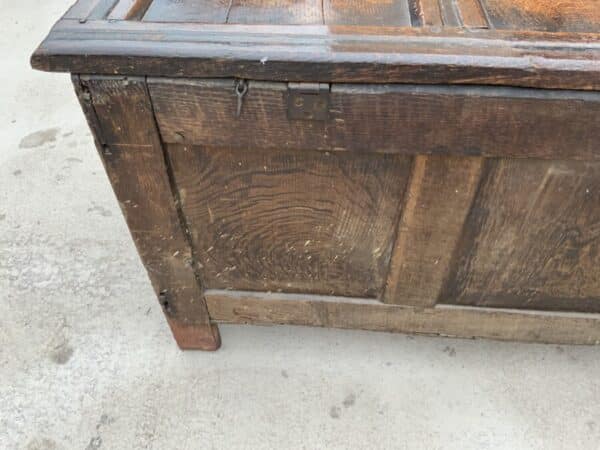 Coffer oak with carved frieze early 18th century Antique Coffers 10