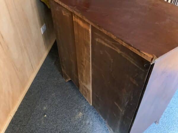 Georgian Bow fronted mahogany chest of two over three drawers - Image 9