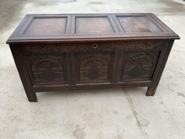 Coffer oak with carved frieze early 18th century Antique Coffers 3