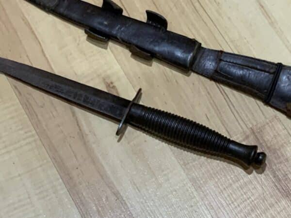 Commando’s fighting knife and scabbard 2ww Antique Knives 17