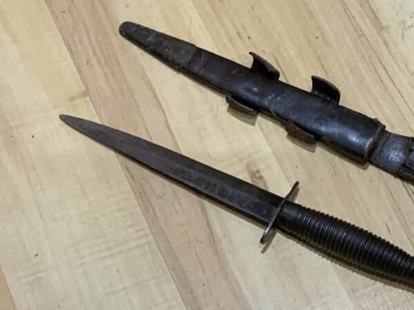 Commando’s fighting knife and scabbard 2ww Antique Knives 16