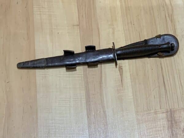 Commando’s fighting knife and scabbard 2ww Antique Knives 21