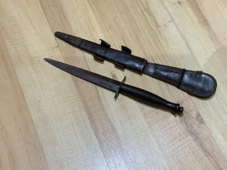 Commando’s fighting knife and scabbard 2ww
