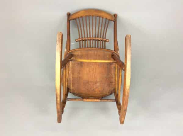 Early 20th Century American Oak Rocking Chair - Image 7