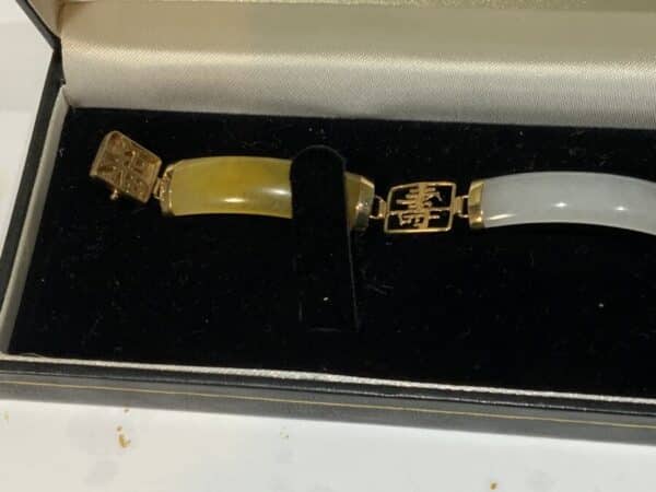 Stunning jade and gold Chinese styled ladies bracelet - Image 2
