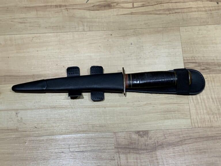 Commando fighting knife and scabbard