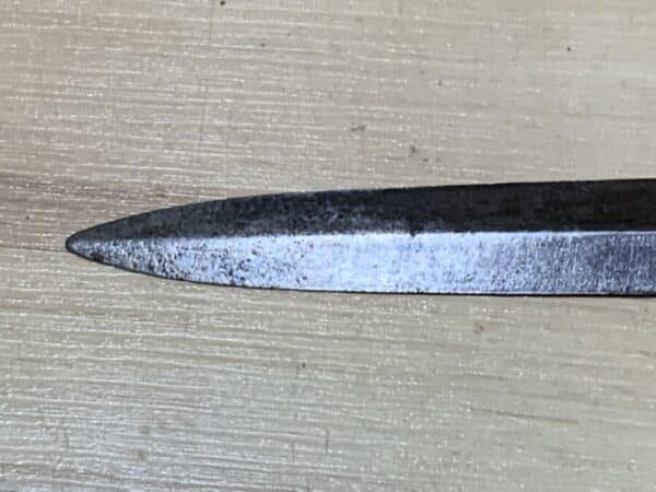 Commando fighting knife and scabbard - Image 23