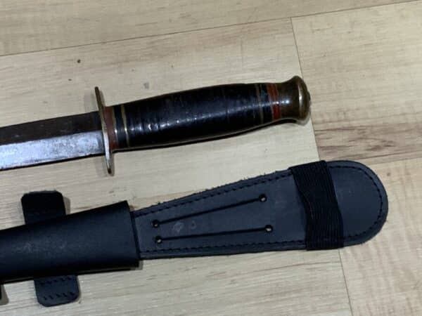 Commando fighting knife and scabbard - Image 11