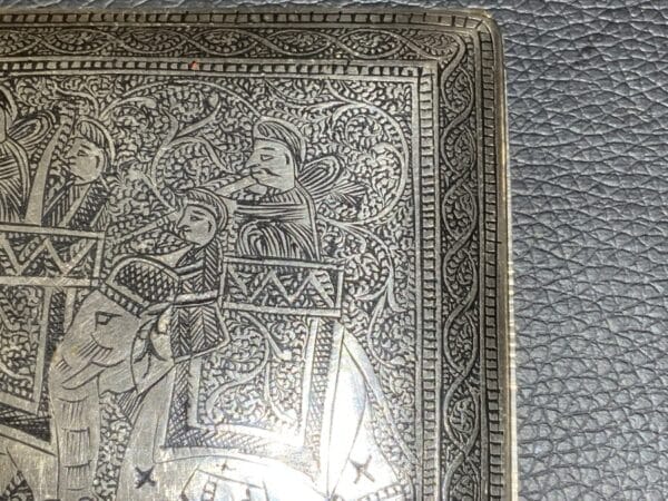 Indian Mogul’s Silver Cigarettes Case “ Tiger Hunt Scenes ‘ engraved Antique Silver 4