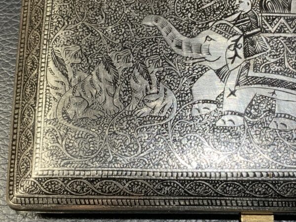 Indian Mogul’s Silver Cigarettes Case “ Tiger Hunt Scenes ‘ engraved Antique Silver 7