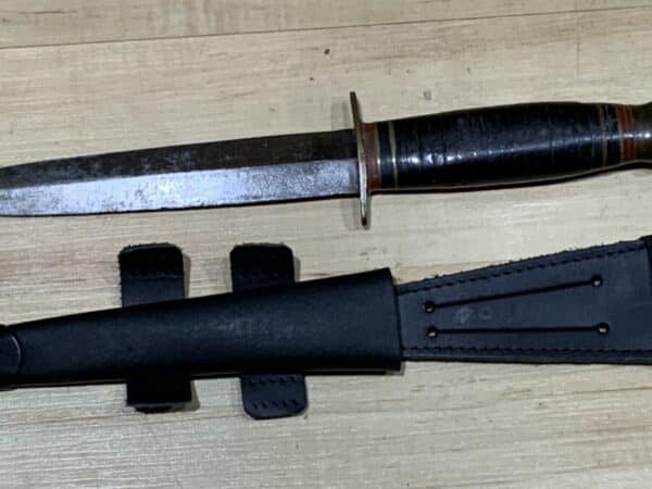 Commando fighting knife and scabbard - Image 12