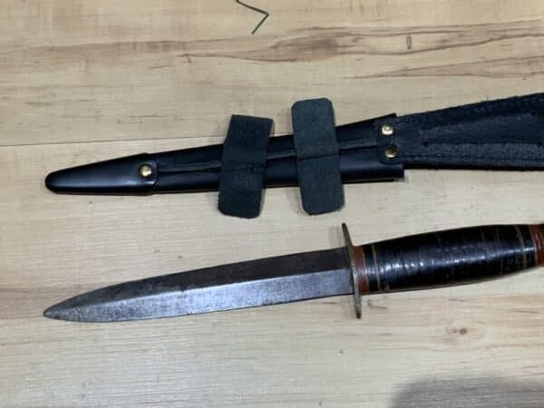 Commando fighting knife and scabbard Antique Knives 17