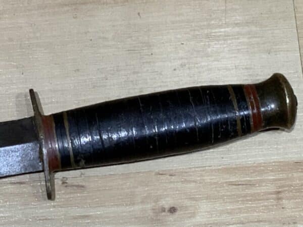 Commando fighting knife and scabbard - Image 18