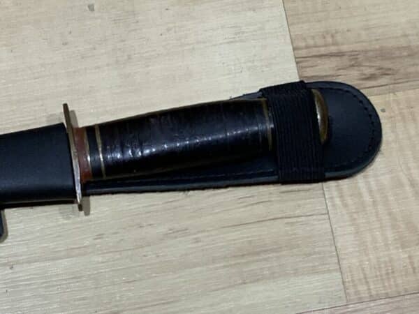 Commando fighting knife and scabbard - Image 2