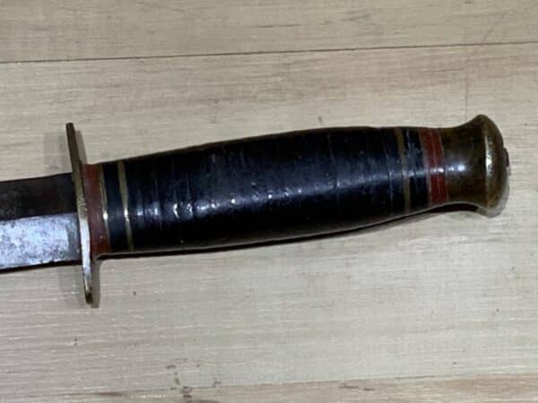 Commando fighting knife and scabbard - Image 24
