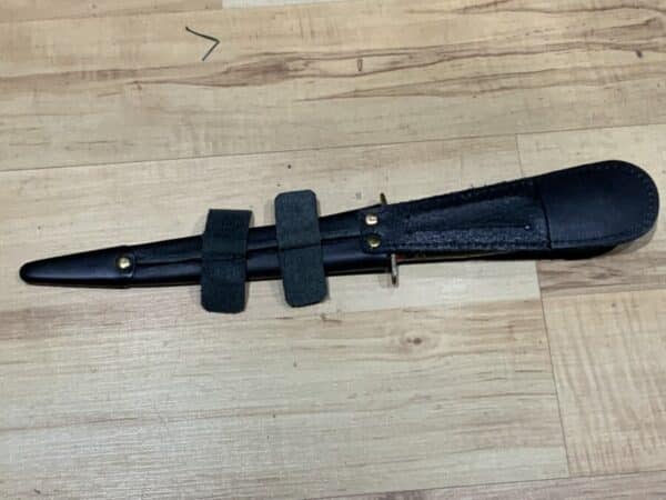Commando fighting knife and scabbard - Image 5