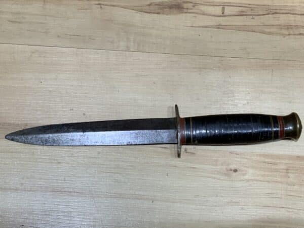 Commando fighting knife and scabbard Antique Knives 19