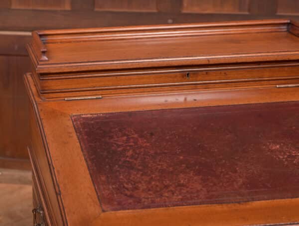 John Taylor & Son Of Edinburgh Walnut Davenport SAI2630 - Image 2