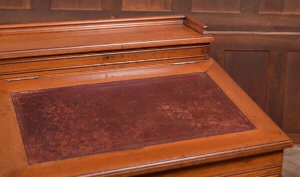 John Taylor & Son Of Edinburgh Walnut Davenport SAI2630 - Image 3