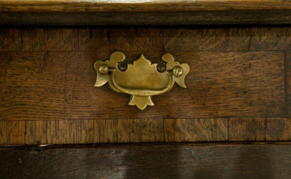 An 18thCentury Oak side table with single drawer - Image 5