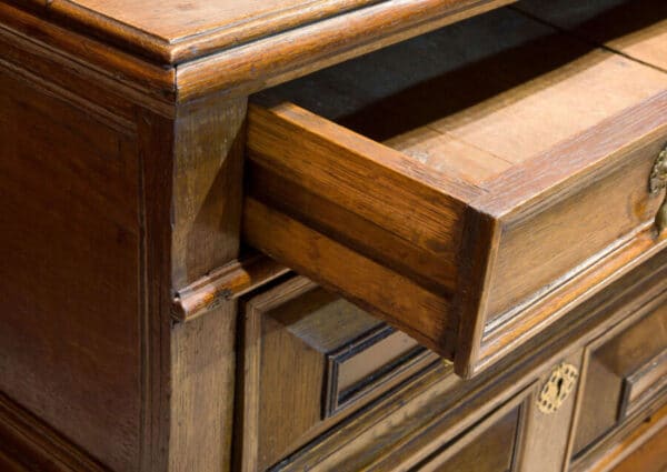 An early 18thCentury two part Oak Chest of Drawers - Image 3