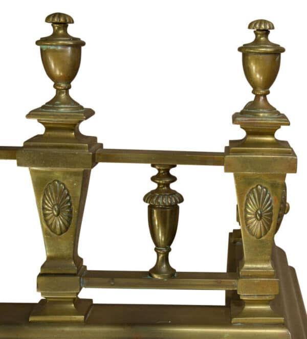 An ornate Victorian brass fender - Image 4