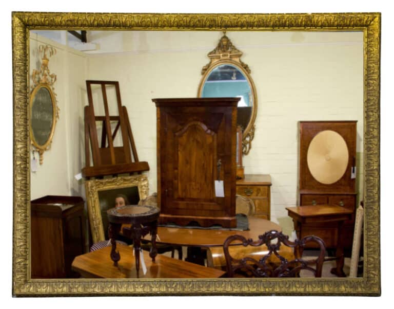 Decorative giltwood mirror
