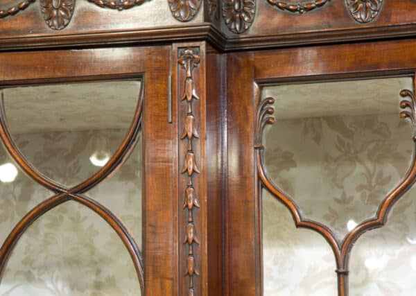 "Gill & Reigate" display case - Image 3