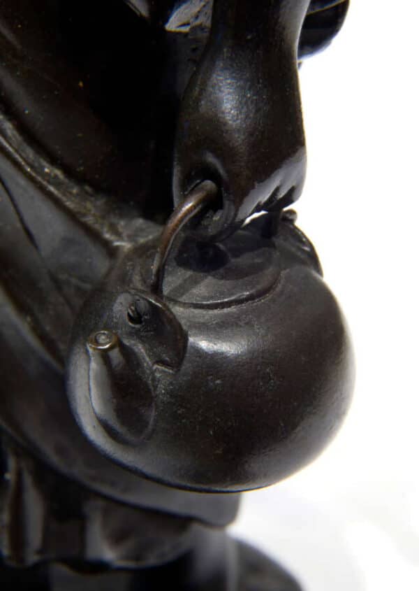 Pair of Meiji bronze female figures - Image 4