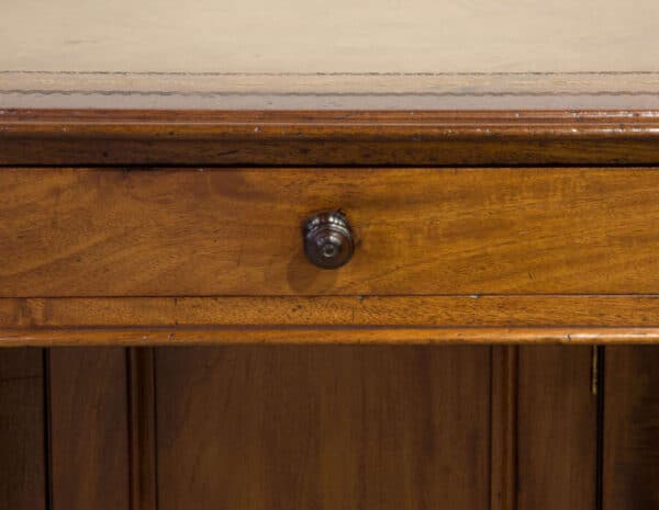 Victorian Mahogany Kneehole Desk c1870 - Image 3