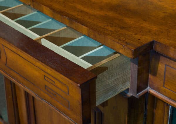 Victorian mahogany sideboard Antique Furniture 8