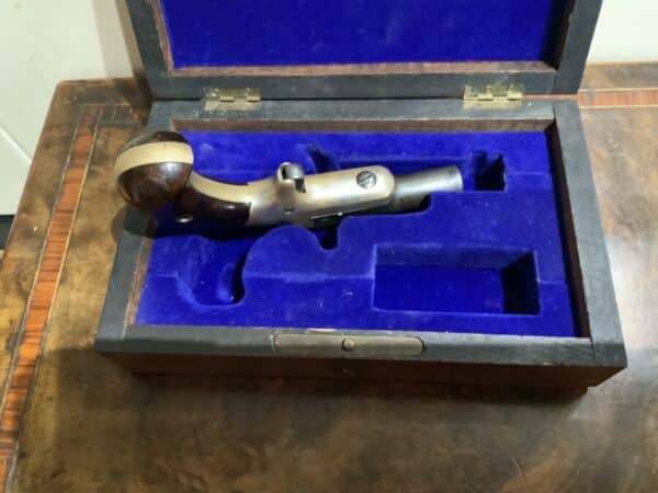 Colt Derringer .41 rimfire boxed Antique Guns 10