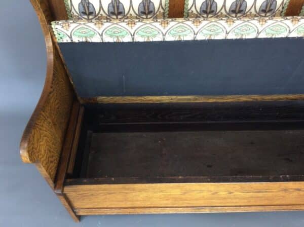 Arts and Crafts Oak Settle / Hall Bench - Image 3