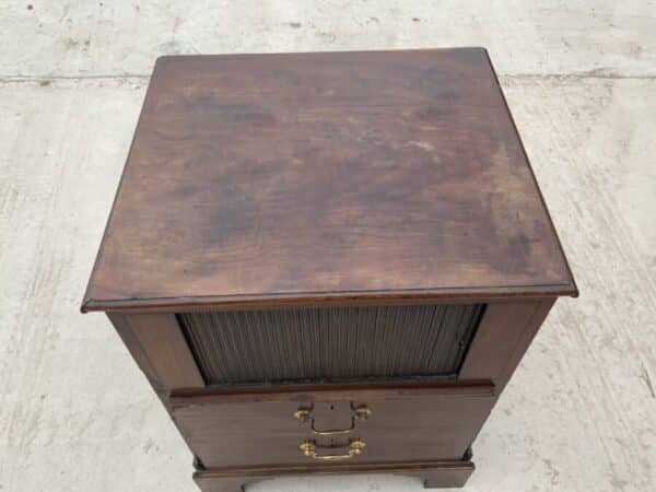 Georgian Gentleman’s Commode. - Image 2
