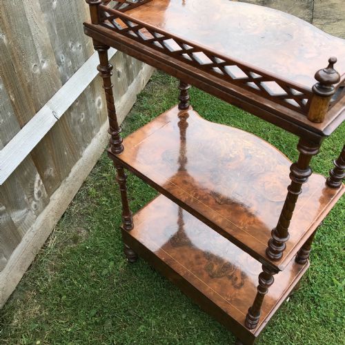 The best quality Victorian burred walnut whatnot Antique Furniture 9