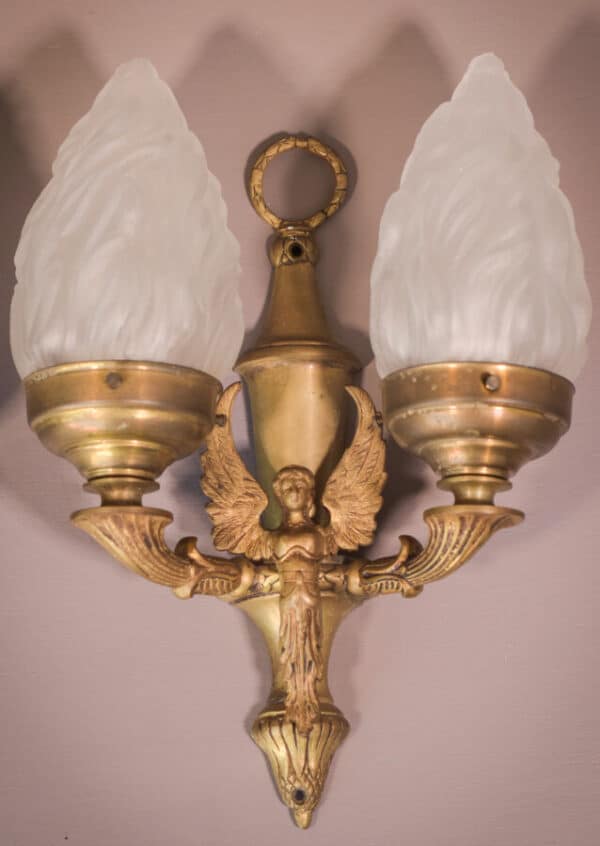 Classical Style Pair of Wall Lamps with Angels - Image 9