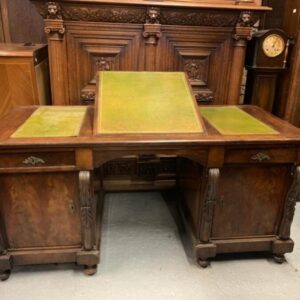 19th Century Lawyer’s Desk With Green Leather and key Antique Furniture