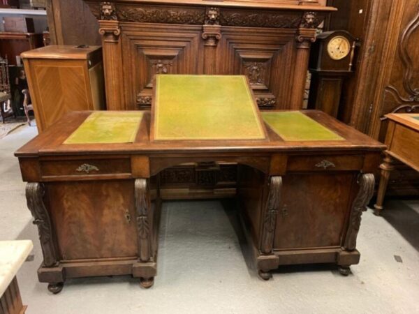 19th Century Lawyer’s Desk With Green Leather and key Antique Furniture 3