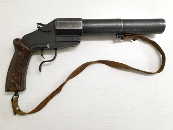 Signal Military Pistol Typ 1917/38 Antique Guns, Swords & Knives 4