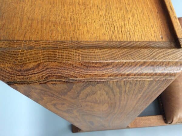 Robert 'Mouseman' Thompson Oak Prayer Desk - Image 8