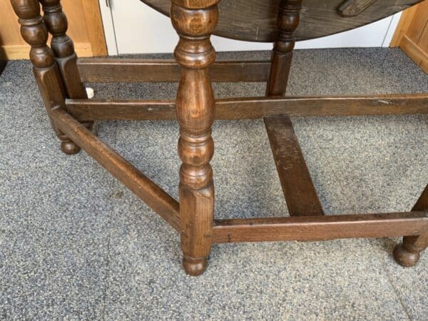 Credence table 1750’s oak peg jointed - Image 8