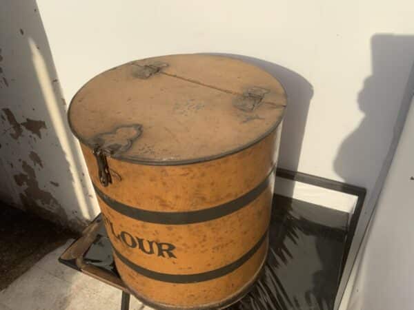 Toleware Flour tin container - Image 2