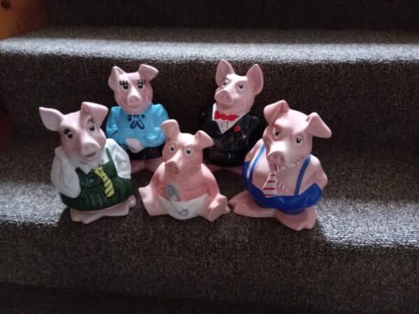 A NATWEST FAMILY OF MONEY BOX PIGS. - Image 3